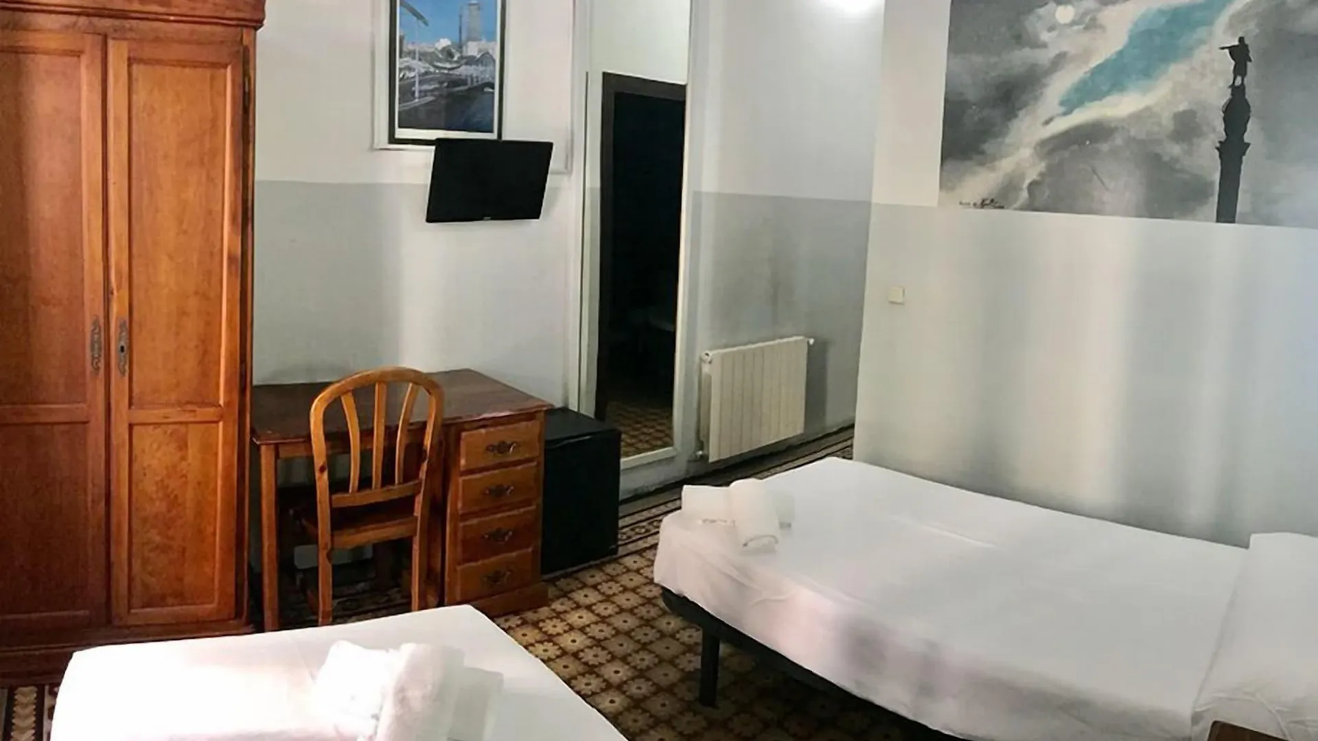 Hostal Eden برشلونة 2*,  إسبانيا