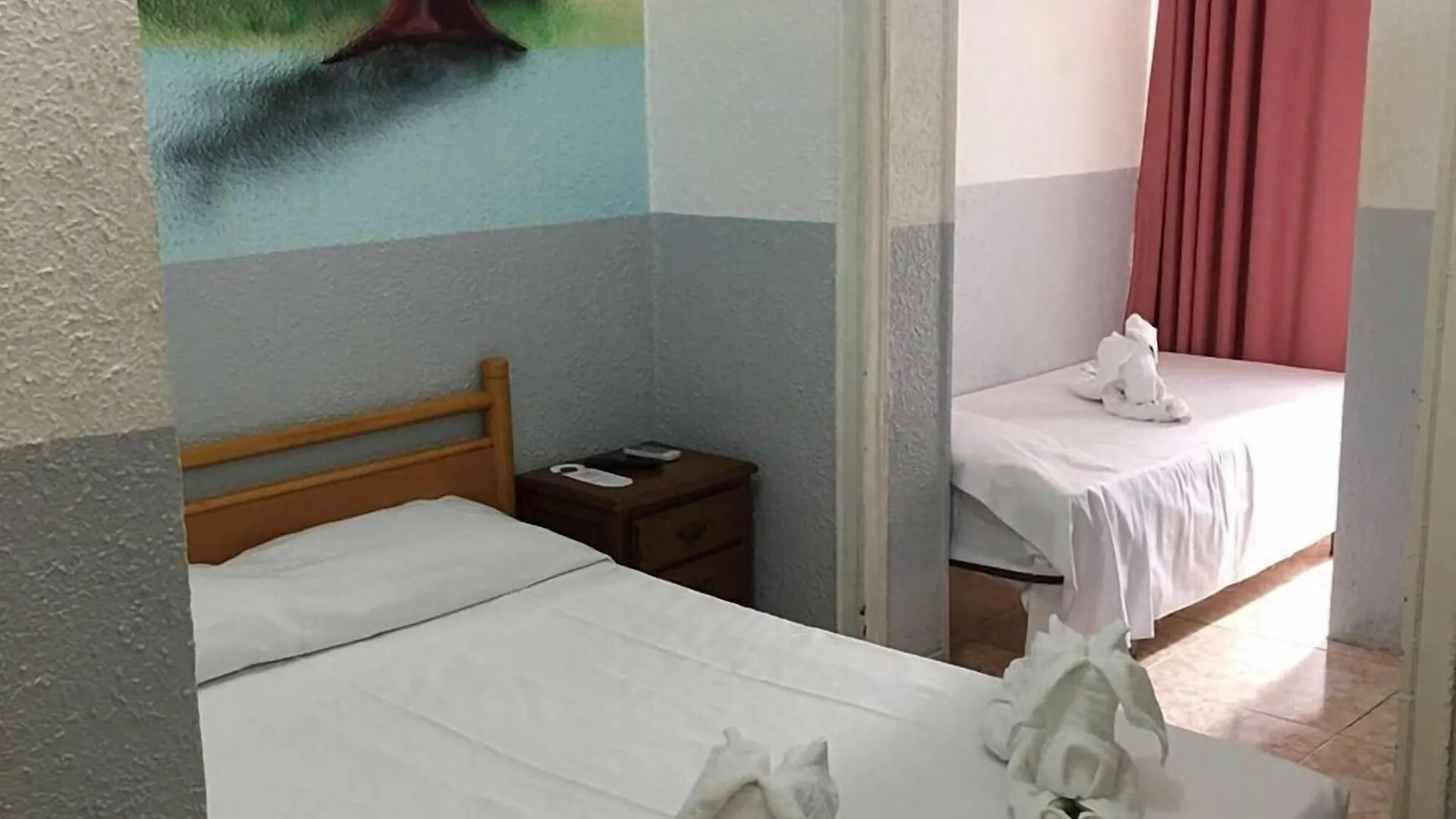 ** بيت ضيافة Hostal Eden برشلونة إسبانيا