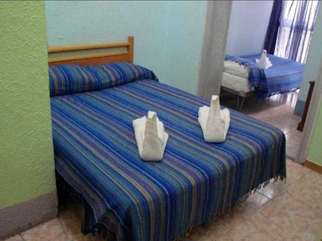 Hostal Eden برشلونة إسبانيا