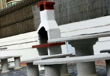 Hostal Eden برشلونة بيت ضيافة